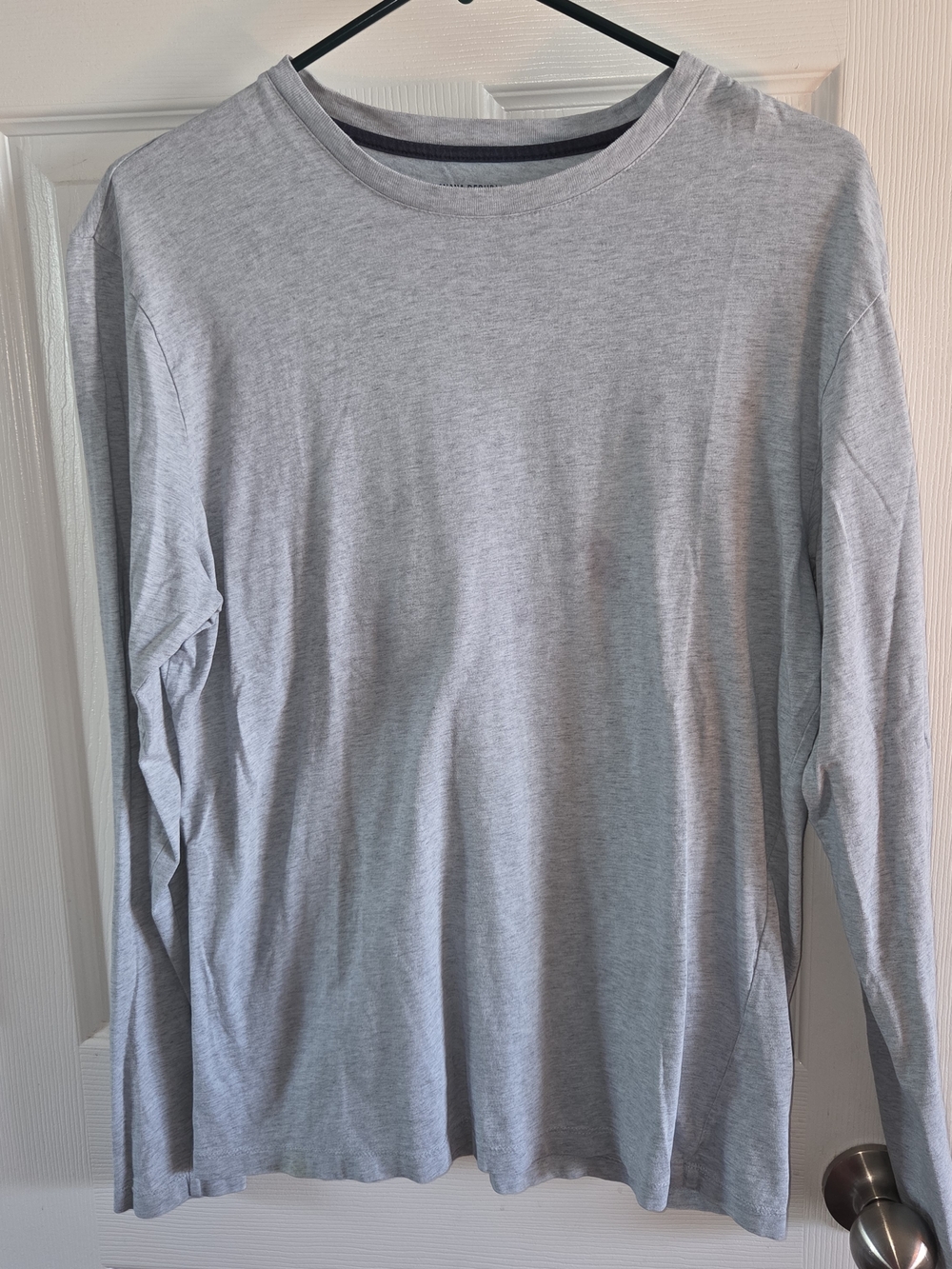 Banana Republic Light Gray Long Sleeve Crew Neck Shirt